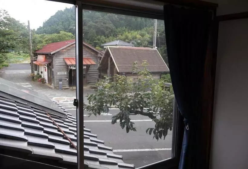 ペンション Guest House Kurukuru ゲストハウスくるくる