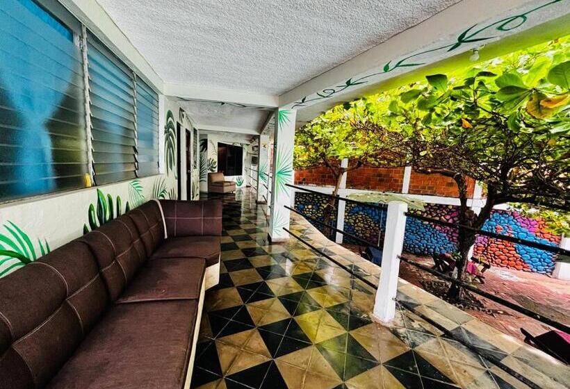 پانسیون La Casona Sv 2