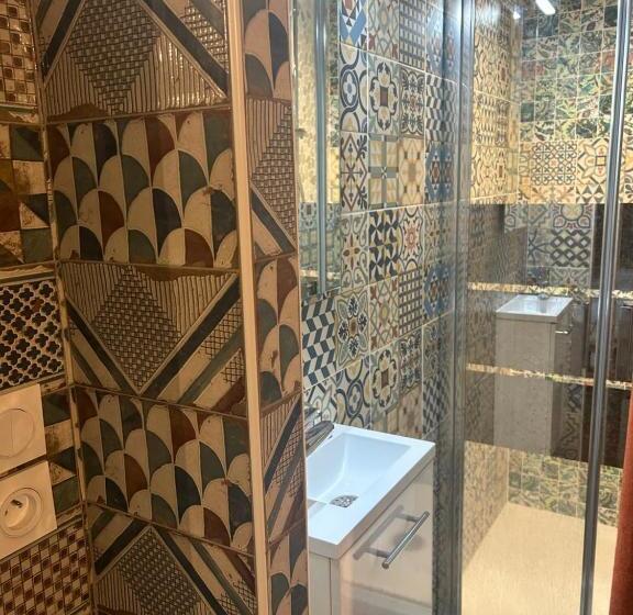 膳宿费 La Fontaine