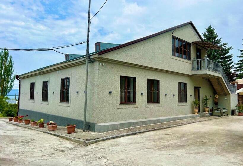 Pensjonat Rancho On Sevan Beach By Hv