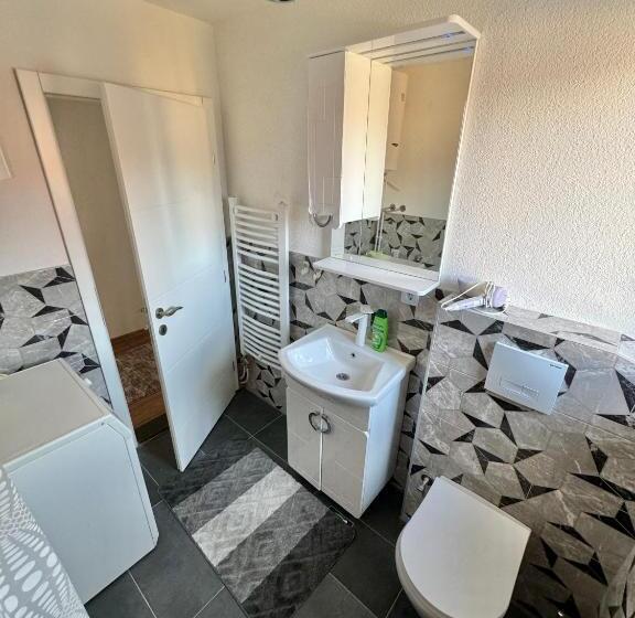 پانسیون Room Ejna 2