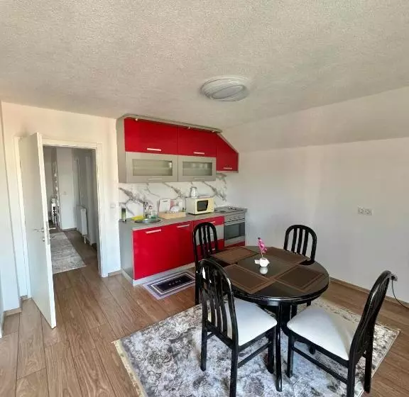 پانسیون Room Ejna 2