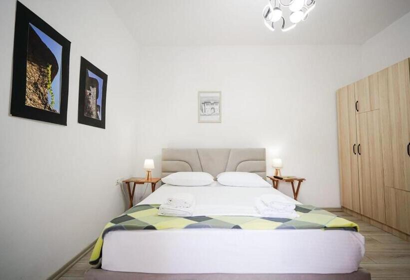 פנסיון View City Apartments