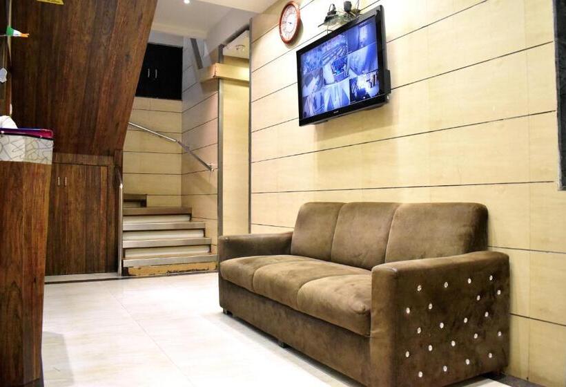 Smooth Checkin By Hotel Kamal