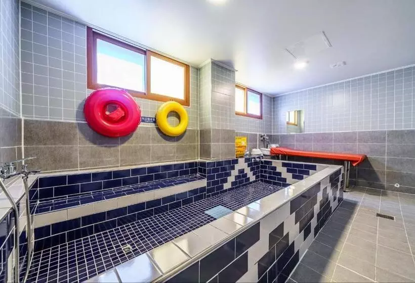 Valentine Hot Spring Motel