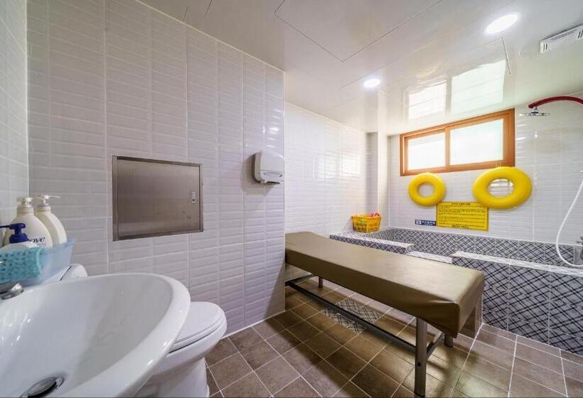 Valentine Hot Spring Motel