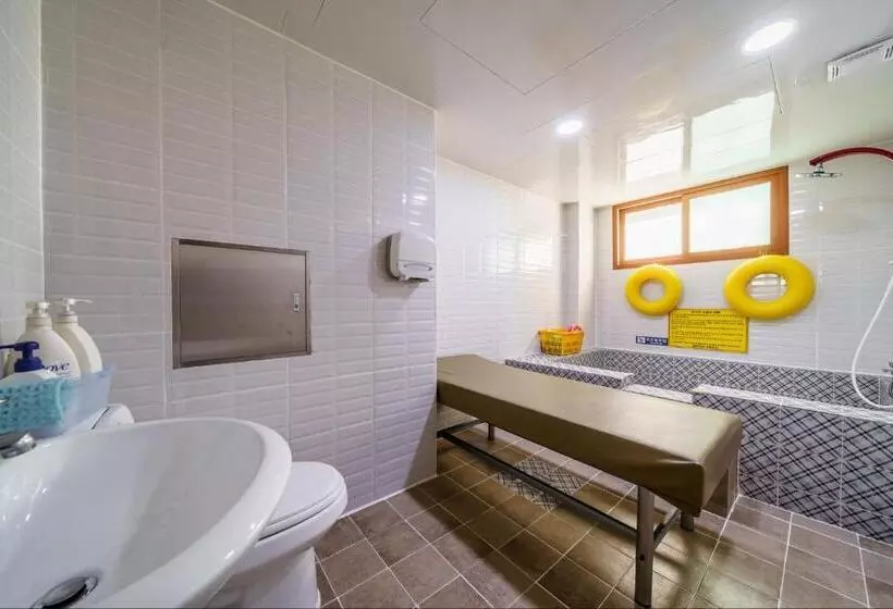 Valentine Hot Spring Motel