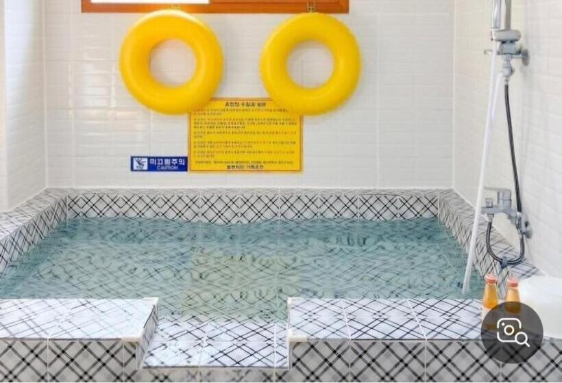 Valentine Hot Spring Motel