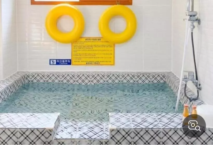 Valentine Hot Spring Motel