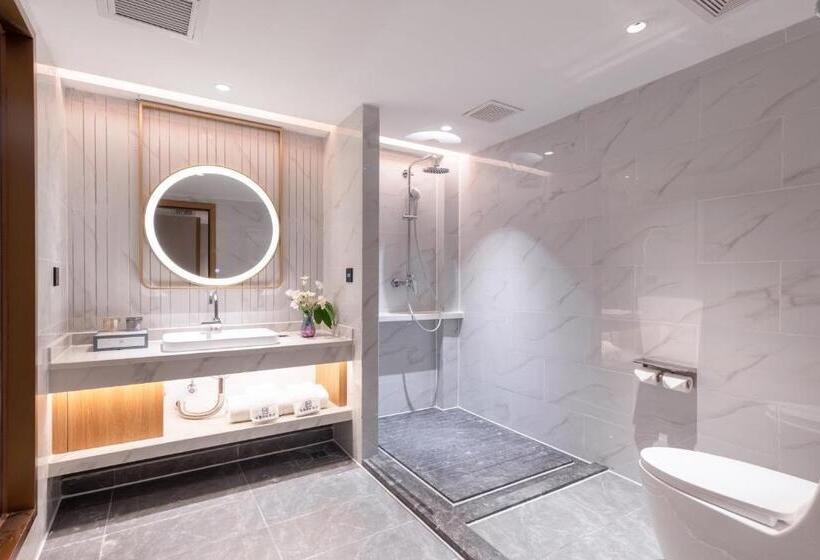 Отель Huaxi International