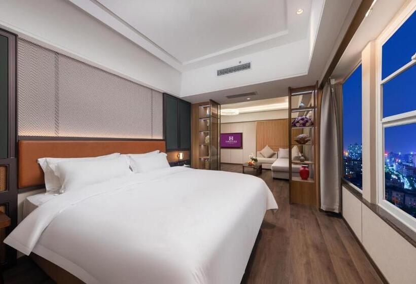 Отель Huaxi International