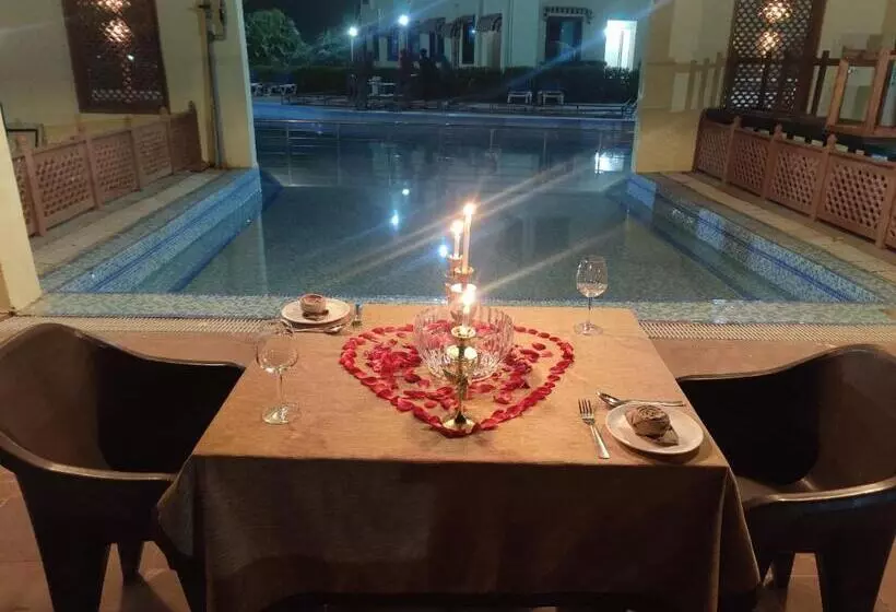 Hotelli Orchha Club And Resort   Ocr