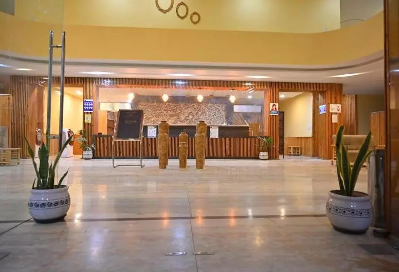 Hotelli Orchha Club And Resort   Ocr