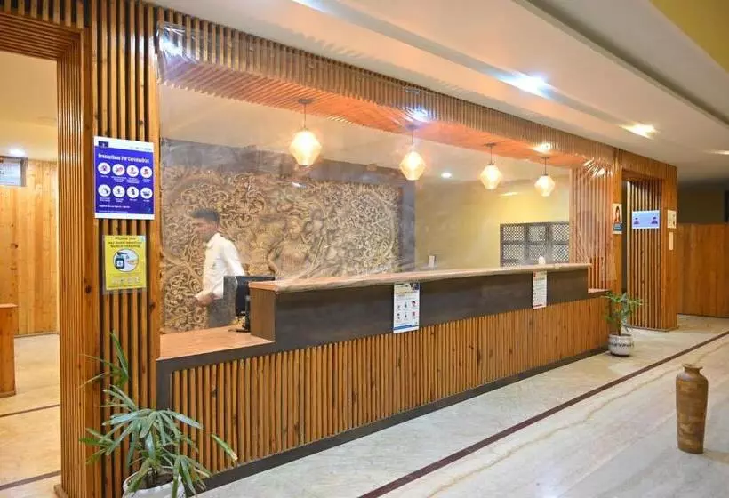 Hotelli Orchha Club And Resort   Ocr