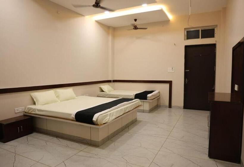 Navkar Palace Hotel & Resort, Sanawad