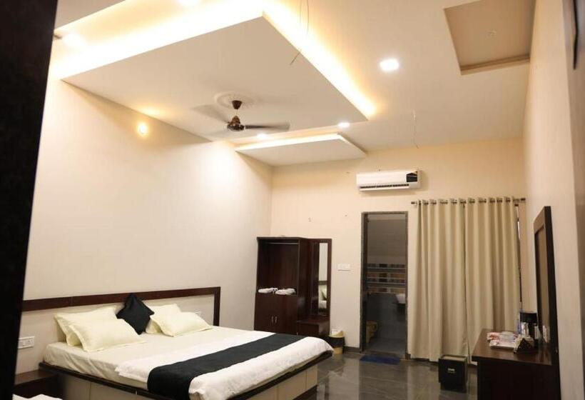 Navkar Palace Hotel & Resort, Sanawad