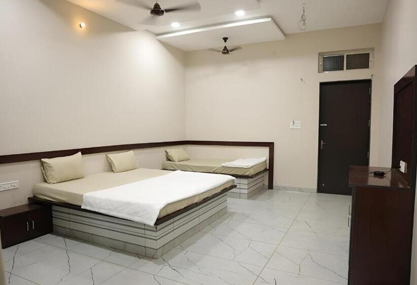 Navkar Palace Hotel & Resort, Sanawad