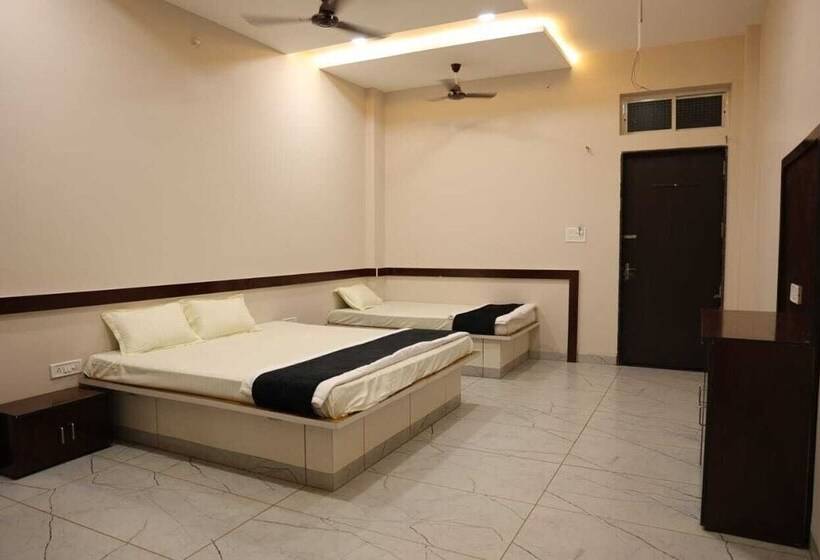 Navkar Palace Hotel & Resort, Sanawad