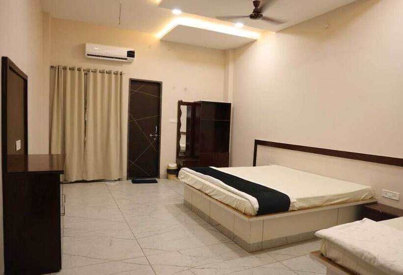 Navkar Palace Hotel & Resort, Sanawad