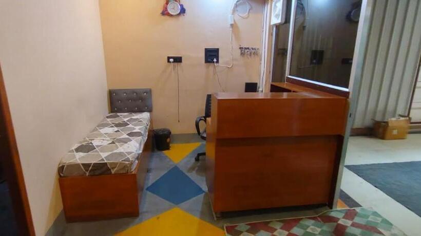 פנסיון Flamingo Inn