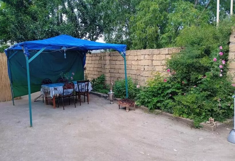 پانسیون Guest House Rovshen
