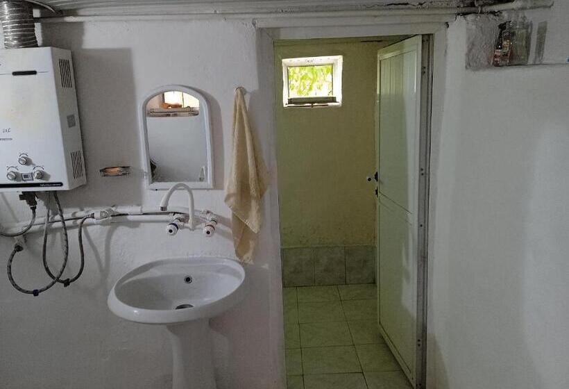 پانسیون Guest House Rovshen