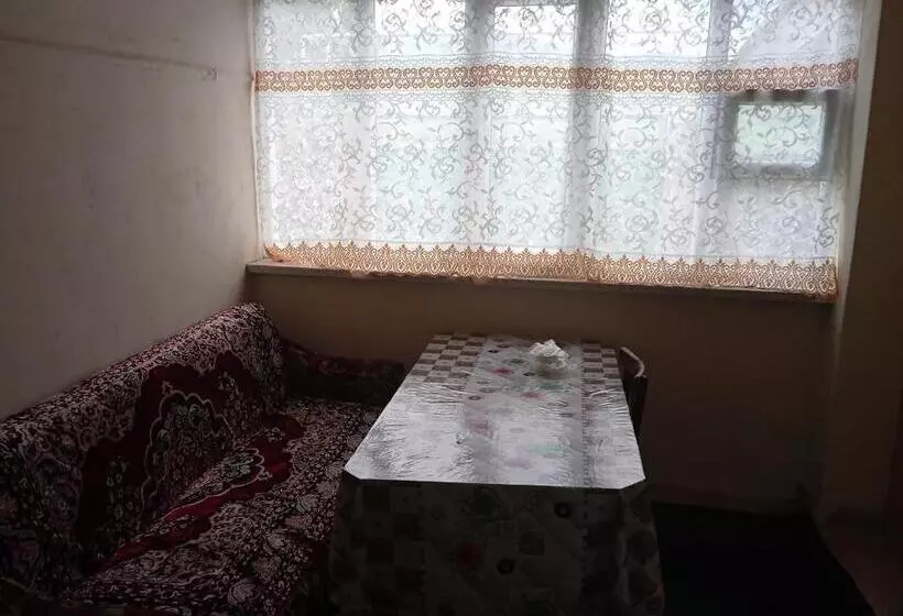 پانسیون Guest House Rovshen