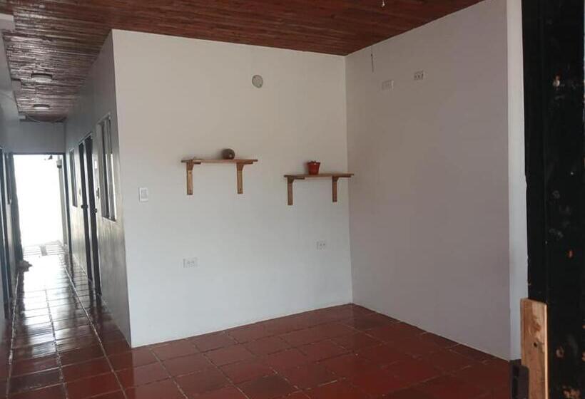 پانسیون Juva Hostel   Coveñas