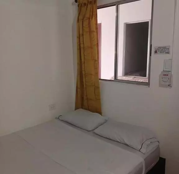 ペンション Juva Hostel   Coveñas