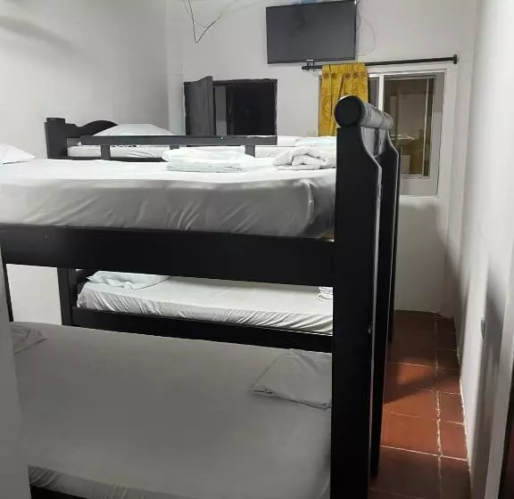 ペンション Juva Hostel   Coveñas