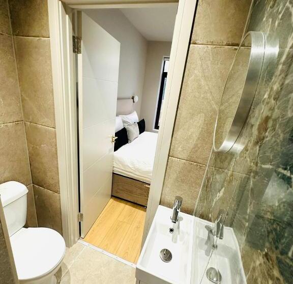 פנסיון Lovely En Suite, Top Location In London