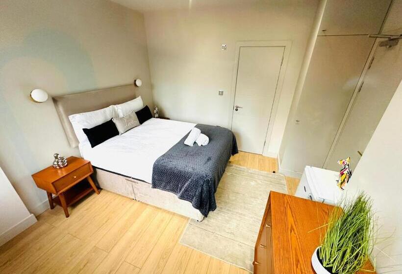 פנסיון Lovely En Suite, Top Location In London