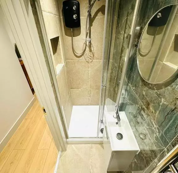 Majatalo Lovely En Suite, Top Location In London