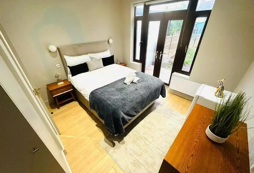 Majatalo Lovely En Suite, Top Location In London