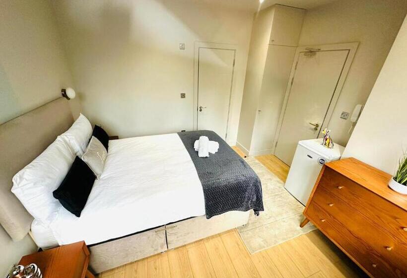 פנסיון Lovely En Suite, Top Location In London