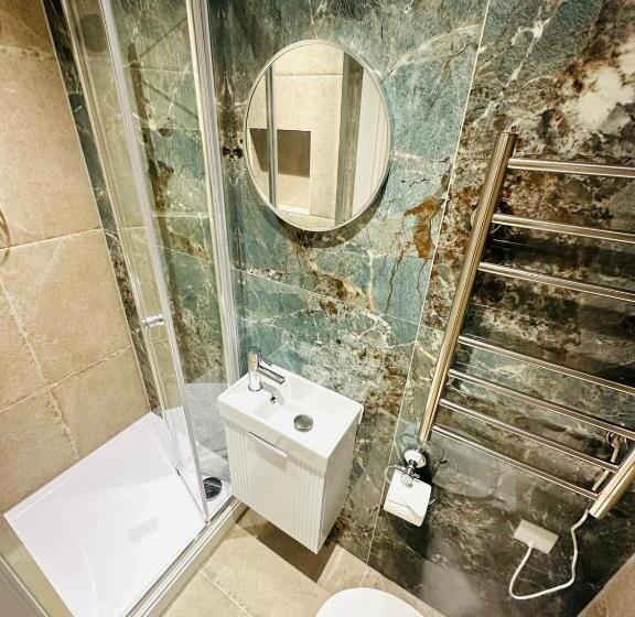 פנסיון Lovely En Suite, Top Location In London