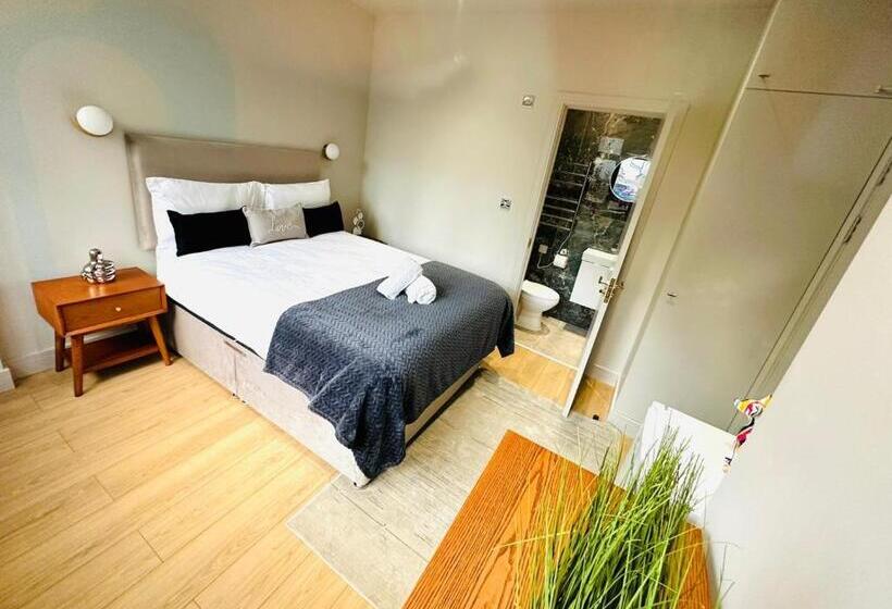 פנסיון Lovely En Suite, Top Location In London