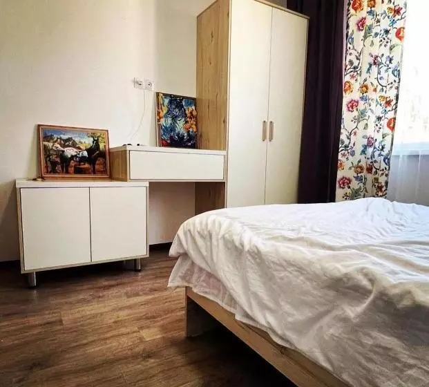 پانسیون Nomad  Guest House