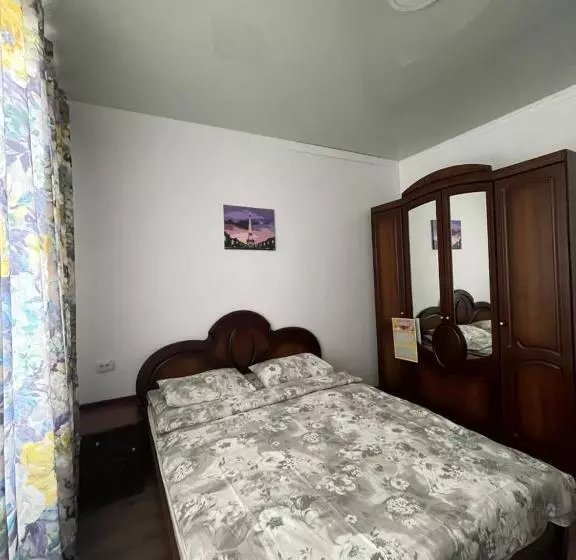 پانسیون Nomad  Guest House