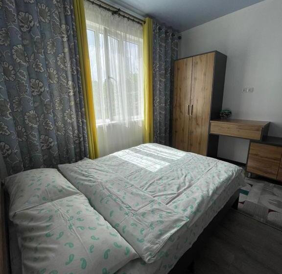 پانسیون Nomad Guest House