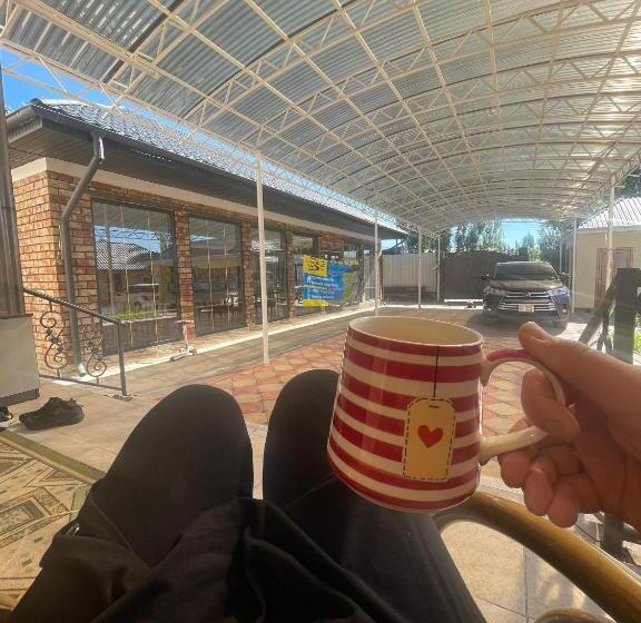 پانسیون Nomad Guest House