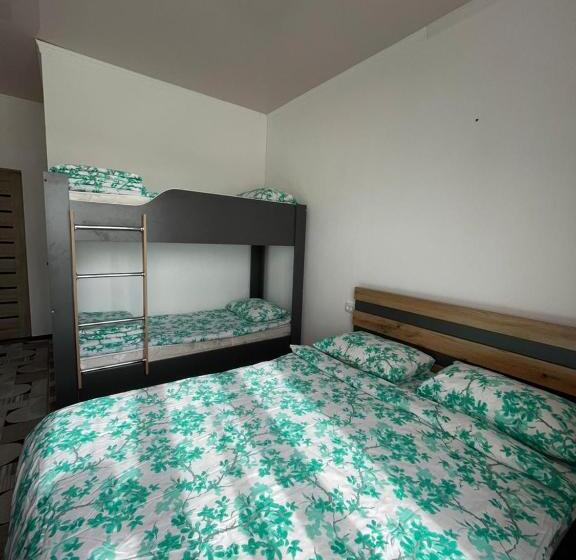 پانسیون Nomad Guest House