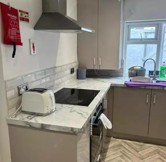 Majatalo Town Centre En Suite Room 4