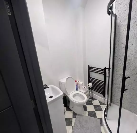 Majatalo Town Centre En Suite Room 4