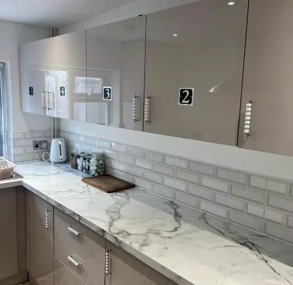 Majatalo Town Centre En Suite Room 4