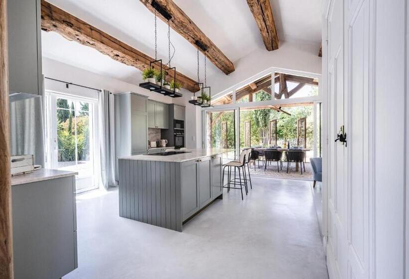 Secret D Uzès Place Aux Herbes