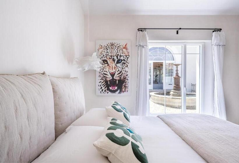 Secret D Uzès Place Aux Herbes