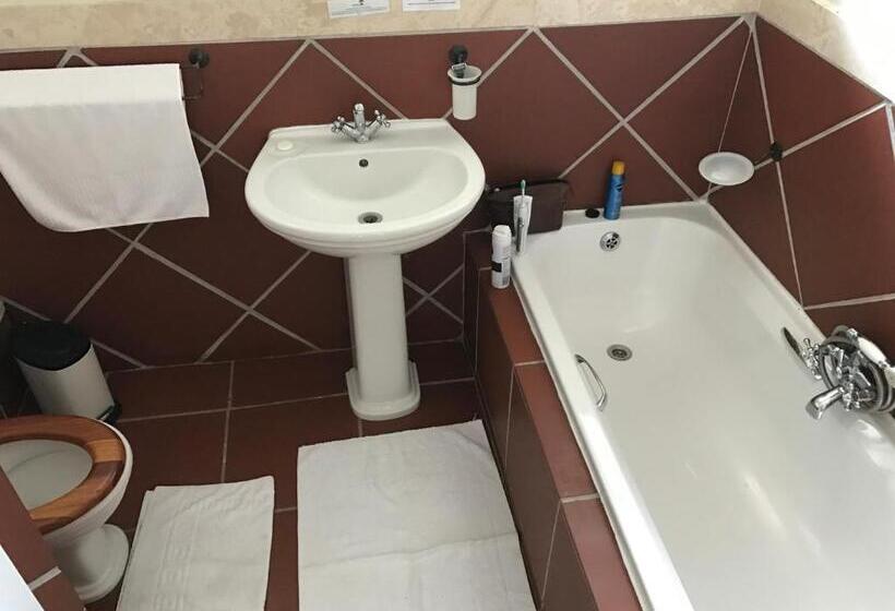 住宿加早餐 Waterfall Cottages