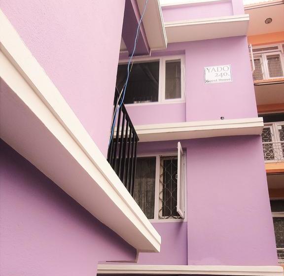 تختخواب و صبحانه Yado240