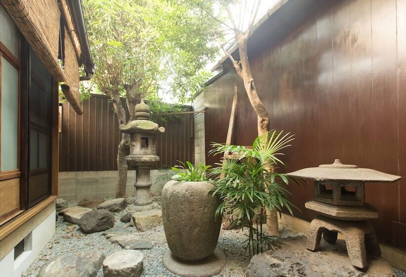 Guest House Hachi Hostel